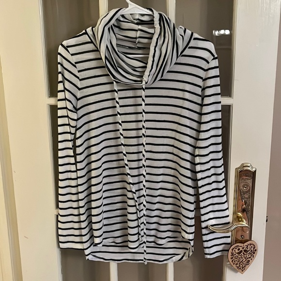 Pink Clover Sweaters - Pink Clover Black and White Cowl Neck Athleisure Top - Size XS (fits like a S)